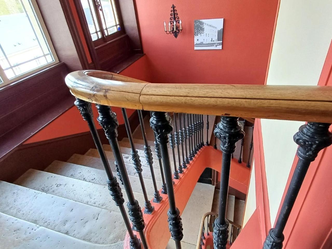 Grand Hotel De Bourbon-Lancy - Spa Et Restaurant - Logis Esterno foto
