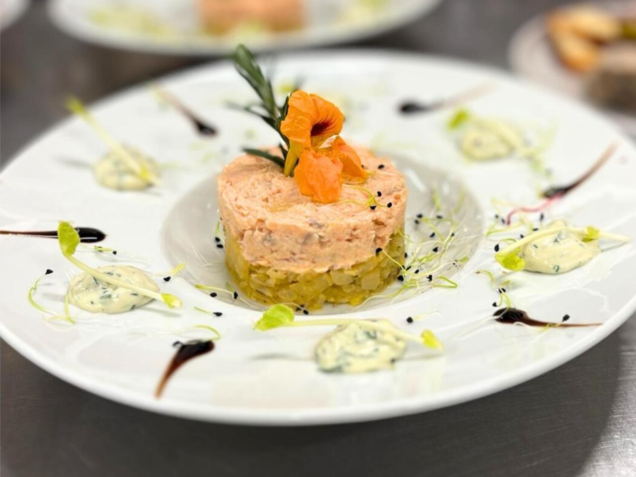 Grand Hotel De Bourbon-Lancy - Spa Et Restaurant - Logis Esterno foto