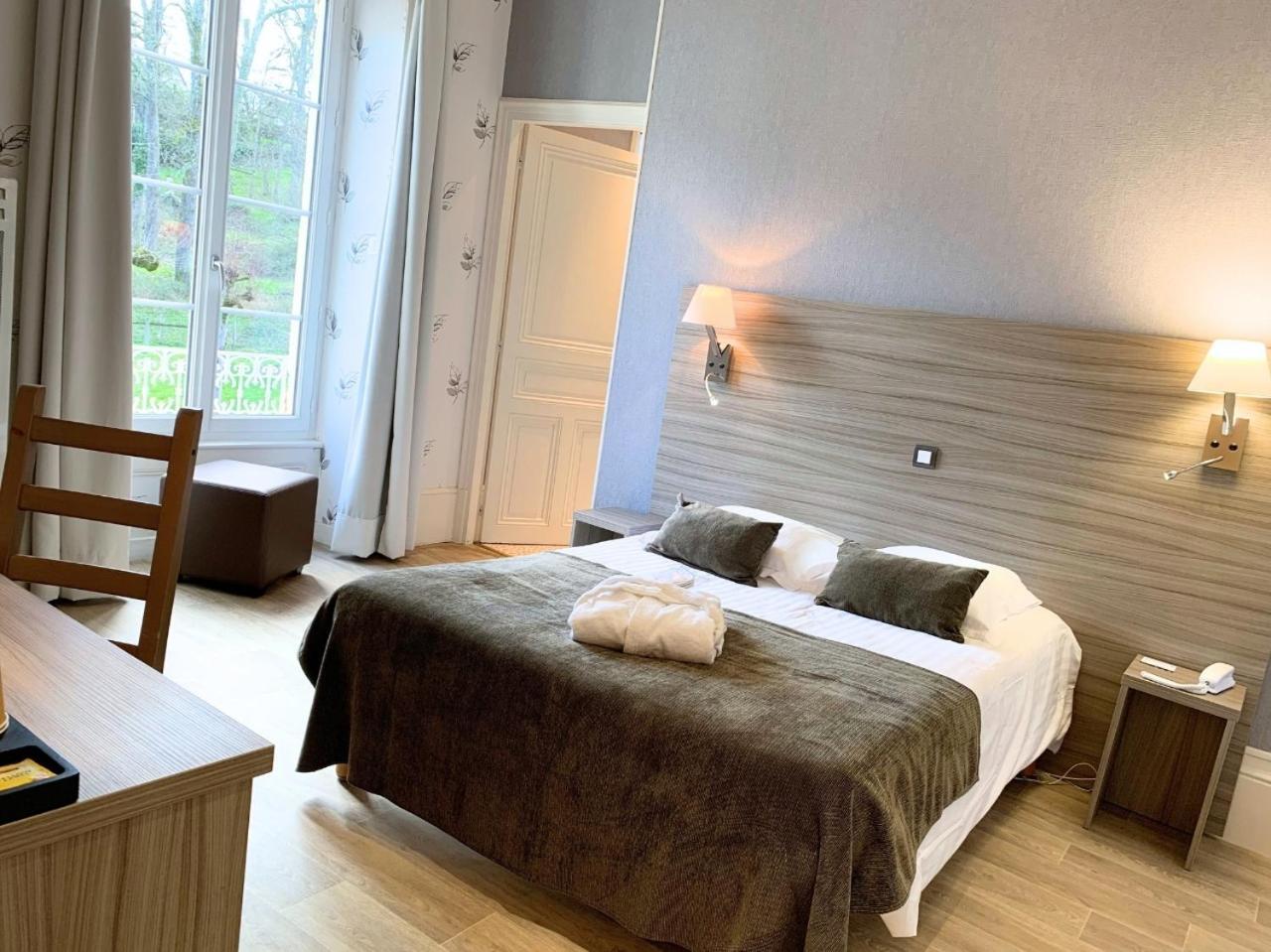 Grand Hotel De Bourbon-Lancy - Spa Et Restaurant - Logis Esterno foto