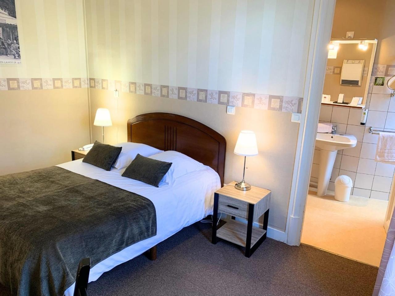 Grand Hotel De Bourbon-Lancy - Spa Et Restaurant - Logis Esterno foto