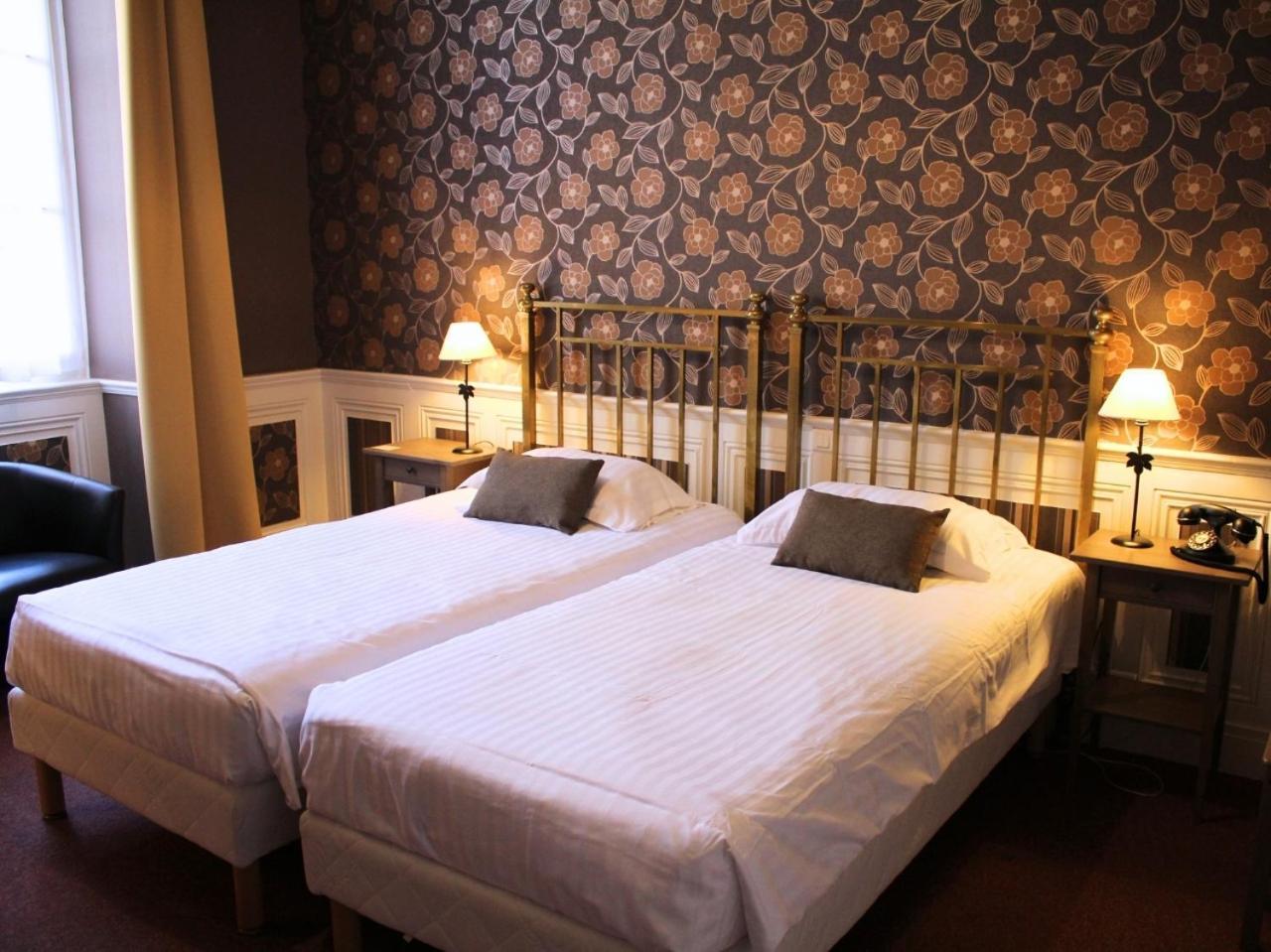 Grand Hotel De Bourbon-Lancy - Spa Et Restaurant - Logis Esterno foto