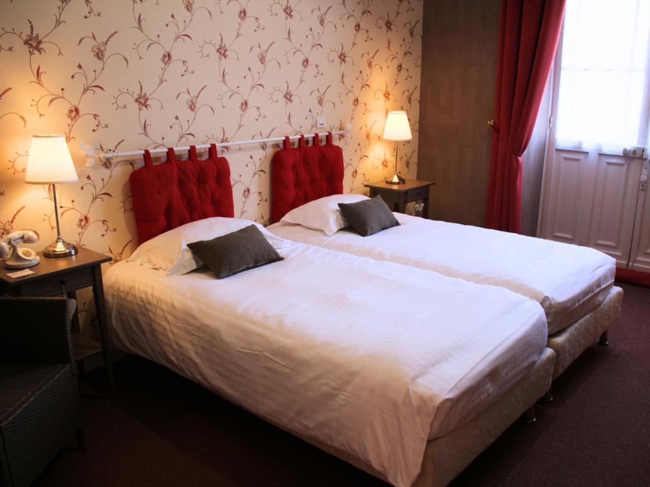 Grand Hotel De Bourbon-Lancy - Spa Et Restaurant - Logis Esterno foto