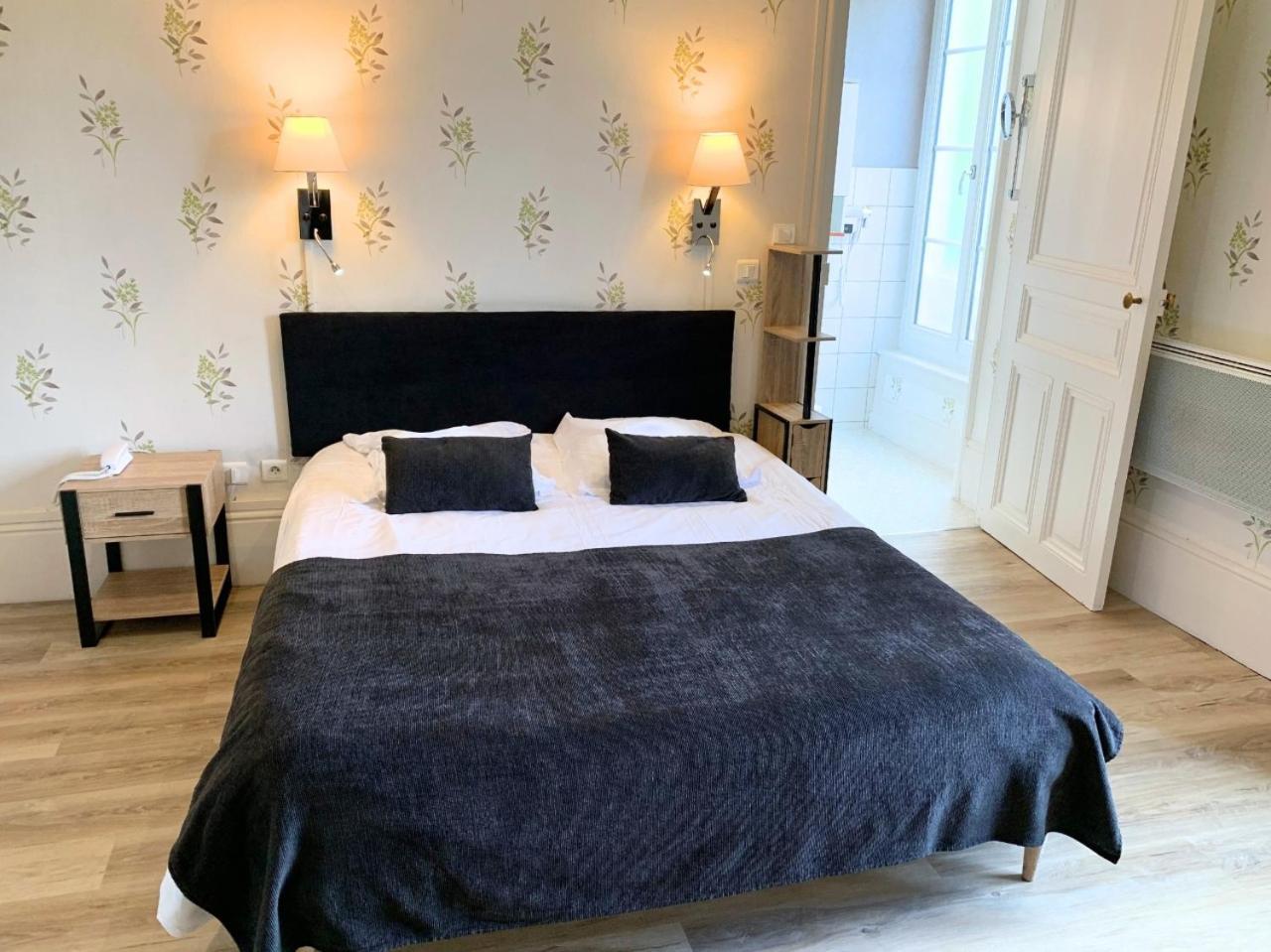Grand Hotel De Bourbon-Lancy - Spa Et Restaurant - Logis Esterno foto