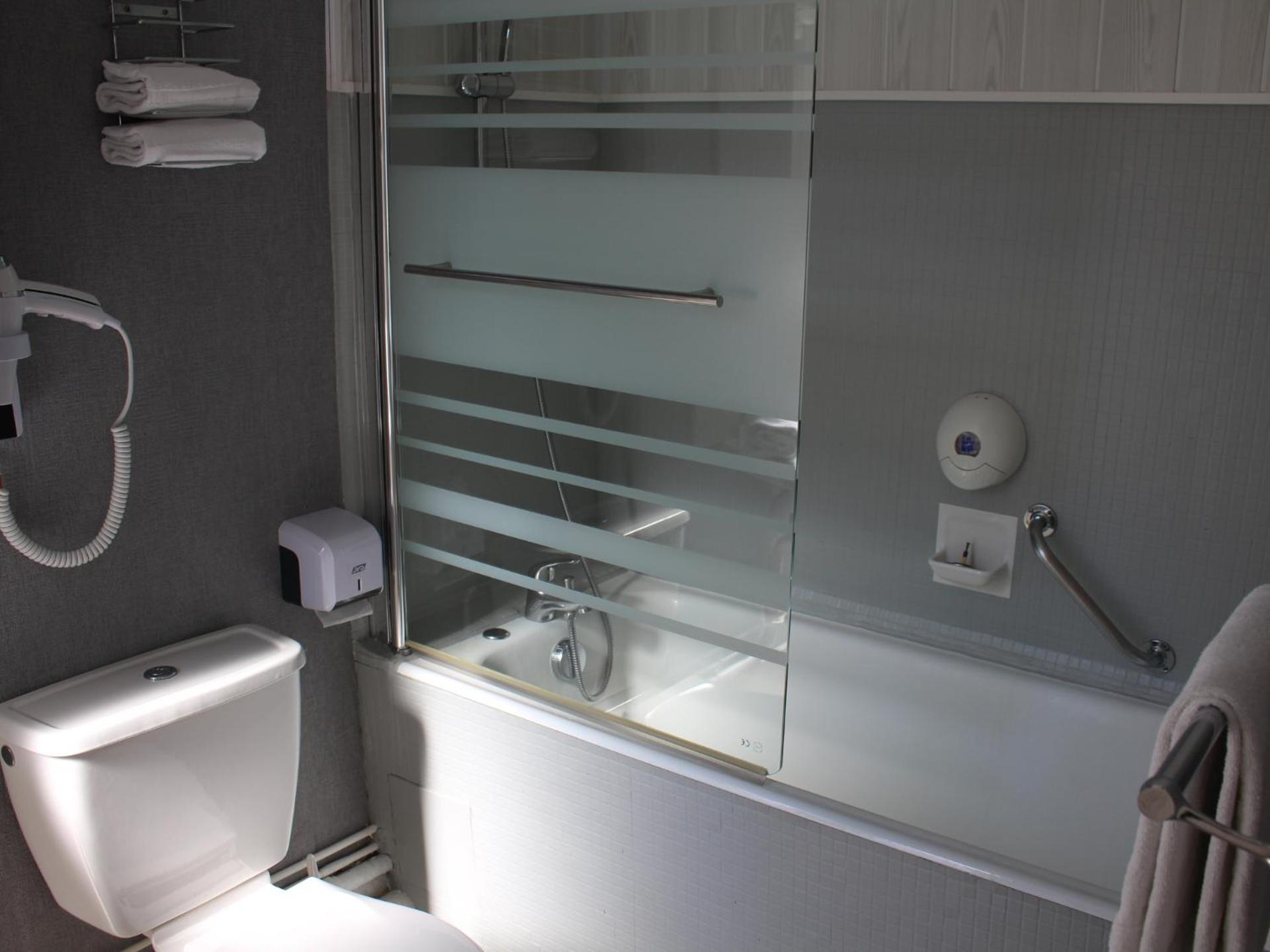 Grand Hotel De Bourbon-Lancy - Spa Et Restaurant - Logis Esterno foto