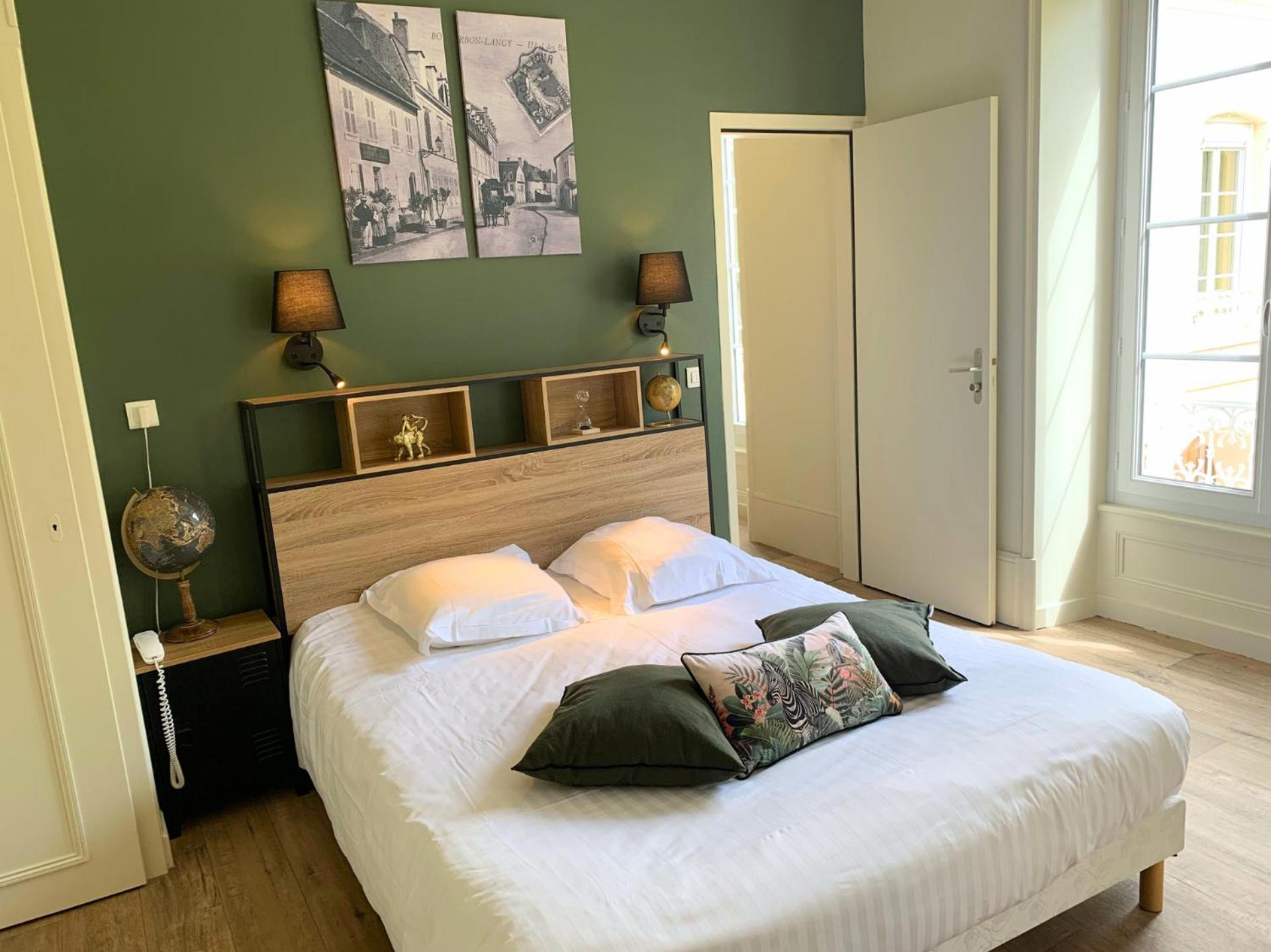 Grand Hotel De Bourbon-Lancy - Spa Et Restaurant - Logis Esterno foto